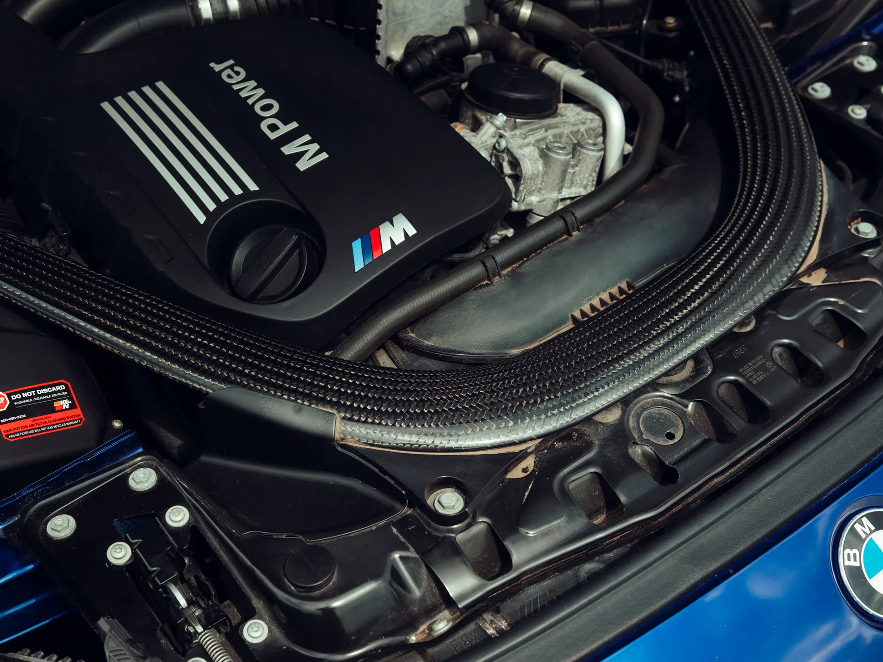 BMW M4 CS blauw